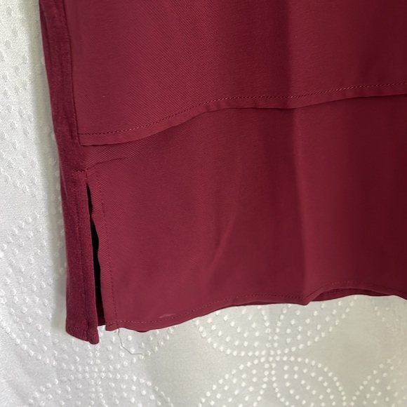 Sleeveless Burgundy Top - Picture 3 of 4